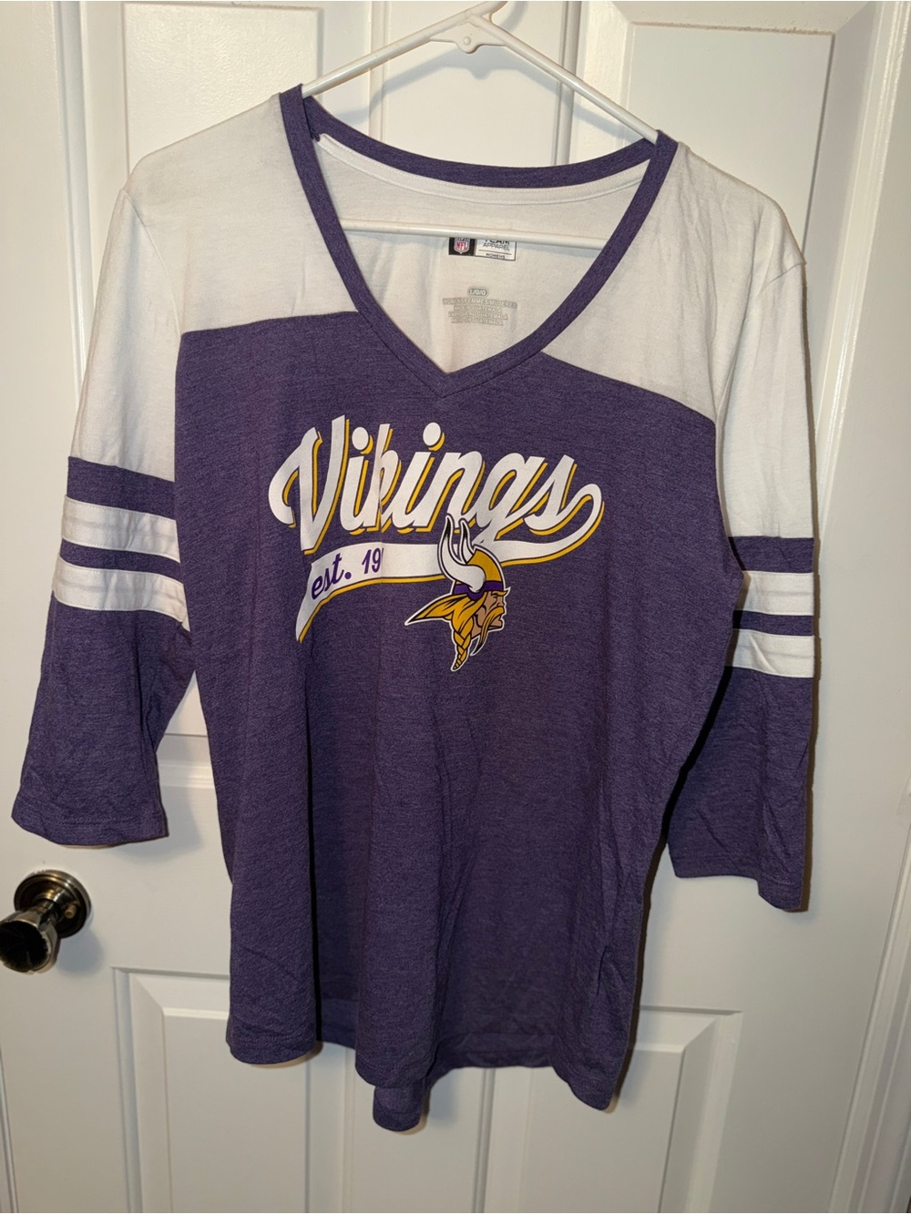 NWOT Minnesota Vikings SKOL 3/4 Sleeve V Neck T Shirt Sz Large